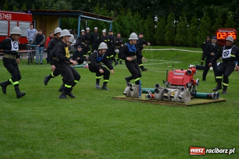 Zdjęcie w galerii na portalu naszraciborz.pl: OSP Owsiszcze z Pucharem Wójta. Gminne zawody sportowo-pożarnicze w Chałupkach  wiadomości z regionu