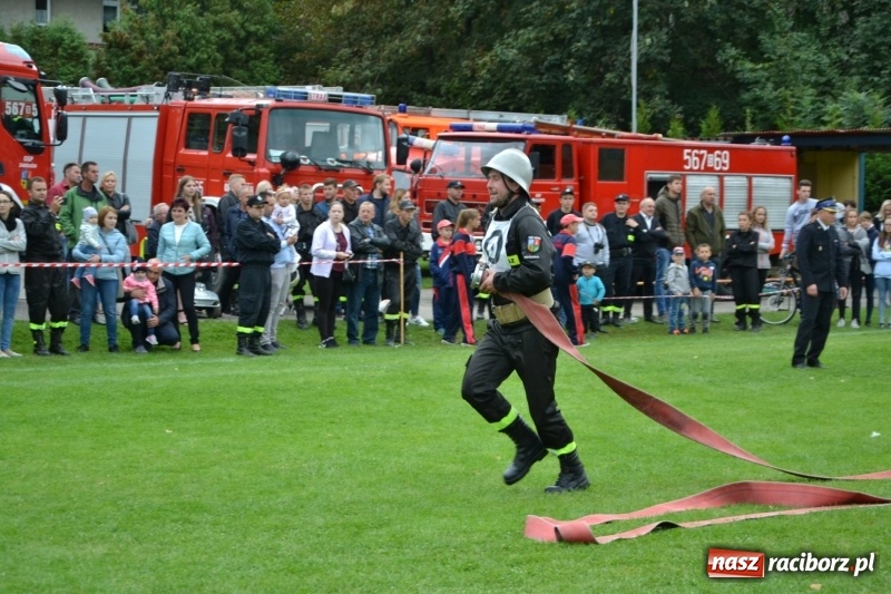 Zdjęcie w galerii na portalu naszraciborz.pl: OSP Owsiszcze z Pucharem Wójta. Gminne zawody sportowo-pożarnicze w Chałupkach  wiadomości z regionu