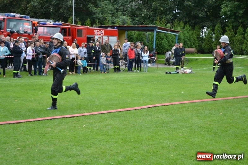 Zdjęcie w galerii na portalu naszraciborz.pl: OSP Owsiszcze z Pucharem Wójta. Gminne zawody sportowo-pożarnicze w Chałupkach  wiadomości z regionu