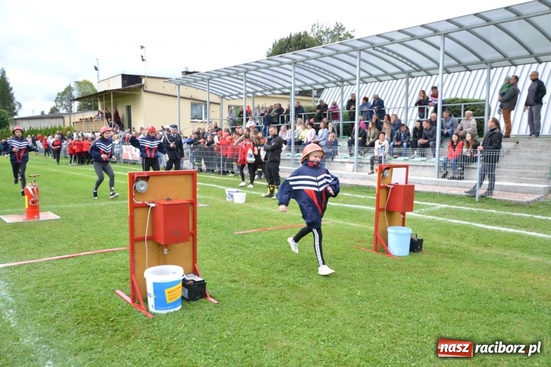 Zdjęcie w galerii na portalu naszraciborz.pl: OSP Owsiszcze z Pucharem Wójta. Gminne zawody sportowo-pożarnicze w Chałupkach  wiadomości z regionu