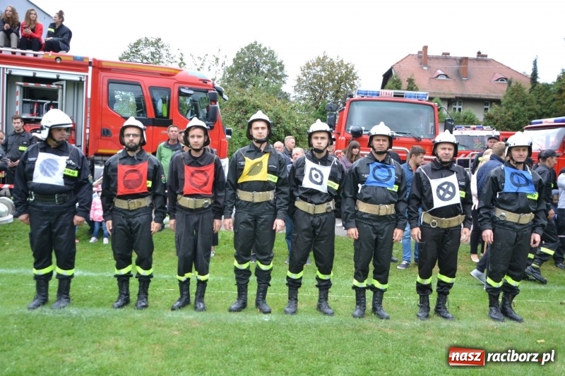 Zdjęcie w galerii na portalu naszraciborz.pl: OSP Owsiszcze z Pucharem Wójta. Gminne zawody sportowo-pożarnicze w Chałupkach  wiadomości z regionu