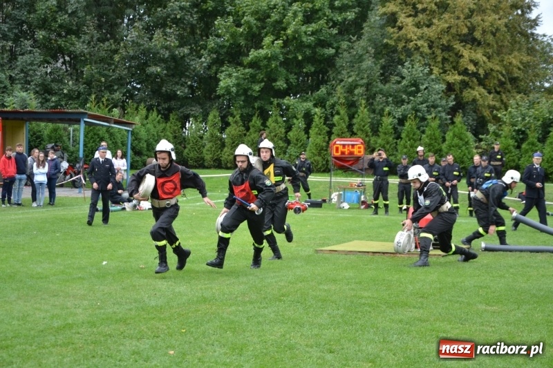 Zdjęcie w galerii na portalu naszraciborz.pl: OSP Owsiszcze z Pucharem Wójta. Gminne zawody sportowo-pożarnicze w Chałupkach  wiadomości z regionu