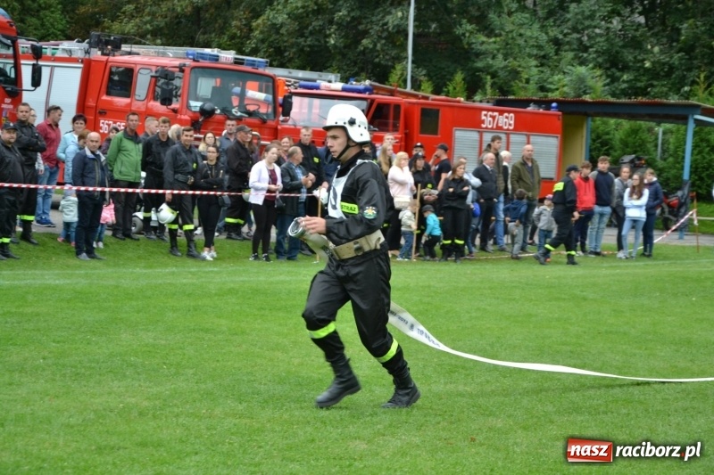 Zdjęcie w galerii na portalu naszraciborz.pl: OSP Owsiszcze z Pucharem Wójta. Gminne zawody sportowo-pożarnicze w Chałupkach  wiadomości z regionu