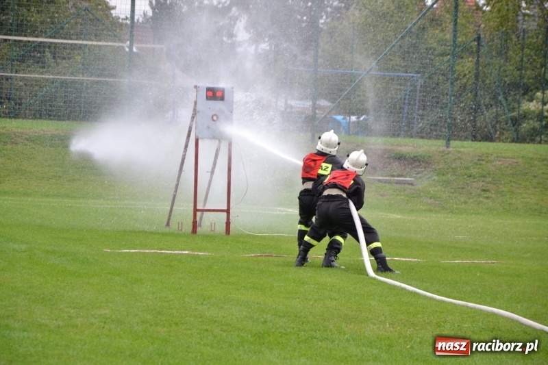 Zdjęcie w galerii na portalu naszraciborz.pl: OSP Owsiszcze z Pucharem Wójta. Gminne zawody sportowo-pożarnicze w Chałupkach  wiadomości z regionu