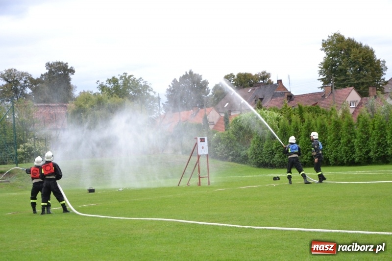 Zdjęcie w galerii na portalu naszraciborz.pl: OSP Owsiszcze z Pucharem Wójta. Gminne zawody sportowo-pożarnicze w Chałupkach  wiadomości z regionu