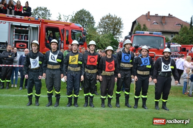 Zdjęcie w galerii na portalu naszraciborz.pl: OSP Owsiszcze z Pucharem Wójta. Gminne zawody sportowo-pożarnicze w Chałupkach  wiadomości z regionu