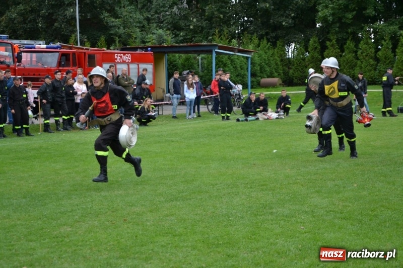 Zdjęcie w galerii na portalu naszraciborz.pl: OSP Owsiszcze z Pucharem Wójta. Gminne zawody sportowo-pożarnicze w Chałupkach  wiadomości z regionu