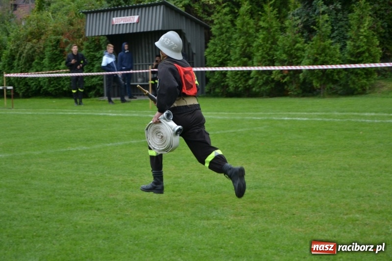 Zdjęcie w galerii na portalu naszraciborz.pl: OSP Owsiszcze z Pucharem Wójta. Gminne zawody sportowo-pożarnicze w Chałupkach  wiadomości z regionu