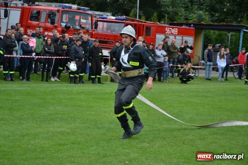 Zdjęcie w galerii na portalu naszraciborz.pl: OSP Owsiszcze z Pucharem Wójta. Gminne zawody sportowo-pożarnicze w Chałupkach  wiadomości z regionu