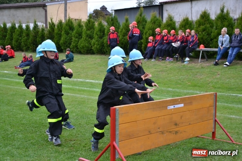 Zdjęcie w galerii na portalu naszraciborz.pl: OSP Owsiszcze z Pucharem Wójta. Gminne zawody sportowo-pożarnicze w Chałupkach  wiadomości z regionu