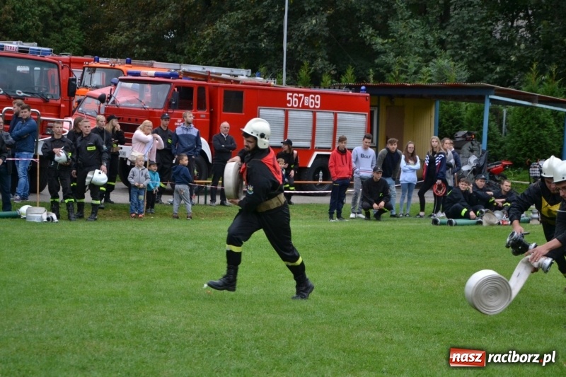 Zdjęcie w galerii na portalu naszraciborz.pl: OSP Owsiszcze z Pucharem Wójta. Gminne zawody sportowo-pożarnicze w Chałupkach  wiadomości z regionu