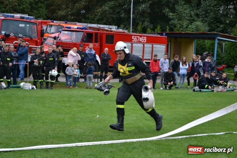 Zdjęcie w galerii na portalu naszraciborz.pl: OSP Owsiszcze z Pucharem Wójta. Gminne zawody sportowo-pożarnicze w Chałupkach  wiadomości z regionu