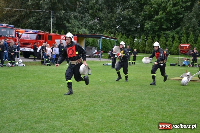 Zdjęcie w galerii na portalu naszraciborz.pl: OSP Owsiszcze z Pucharem Wójta. Gminne zawody sportowo-pożarnicze w Chałupkach  wiadomości z regionu