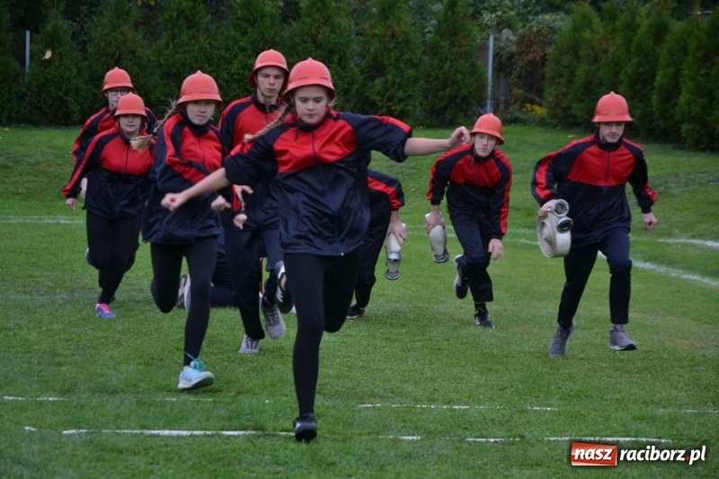 Zdjęcie w galerii na portalu naszraciborz.pl: OSP Owsiszcze z Pucharem Wójta. Gminne zawody sportowo-pożarnicze w Chałupkach  wiadomości z regionu