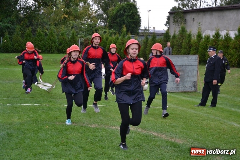Zdjęcie w galerii na portalu naszraciborz.pl: OSP Owsiszcze z Pucharem Wójta. Gminne zawody sportowo-pożarnicze w Chałupkach  wiadomości z regionu