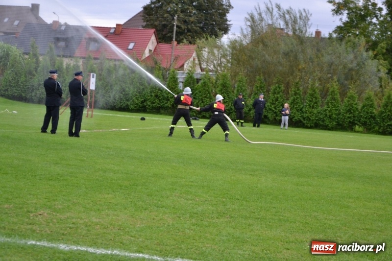 Zdjęcie w galerii na portalu naszraciborz.pl: OSP Owsiszcze z Pucharem Wójta. Gminne zawody sportowo-pożarnicze w Chałupkach  wiadomości z regionu