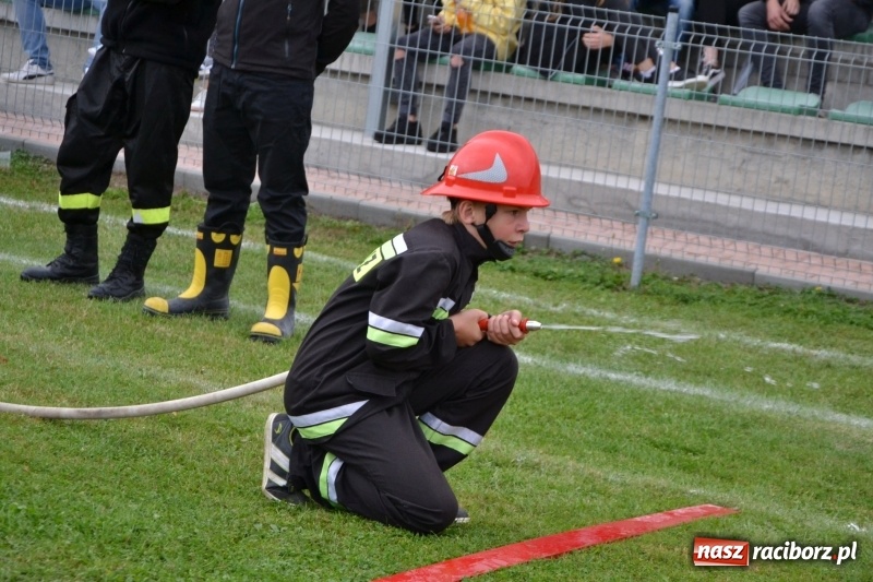 Zdjęcie w galerii na portalu naszraciborz.pl: OSP Owsiszcze z Pucharem Wójta. Gminne zawody sportowo-pożarnicze w Chałupkach  wiadomości z regionu