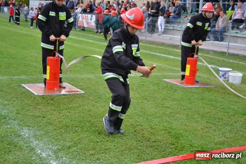 Zdjęcie w galerii na portalu naszraciborz.pl: OSP Owsiszcze z Pucharem Wójta. Gminne zawody sportowo-pożarnicze w Chałupkach  wiadomości z regionu