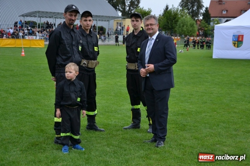 Zdjęcie w galerii na portalu naszraciborz.pl: OSP Owsiszcze z Pucharem Wójta. Gminne zawody sportowo-pożarnicze w Chałupkach  wiadomości z regionu
