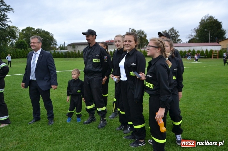 Zdjęcie w galerii na portalu naszraciborz.pl: OSP Owsiszcze z Pucharem Wójta. Gminne zawody sportowo-pożarnicze w Chałupkach  wiadomości z regionu