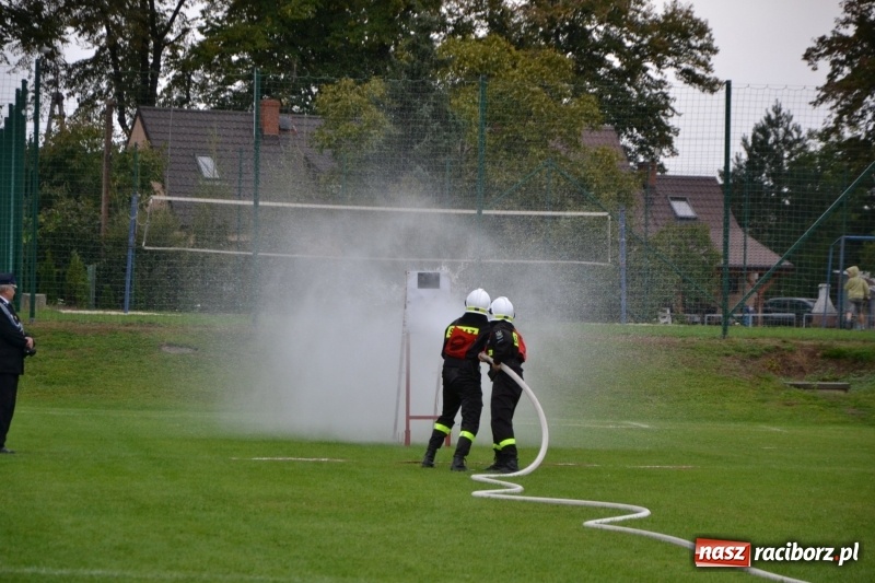 Zdjęcie w galerii na portalu naszraciborz.pl: OSP Owsiszcze z Pucharem Wójta. Gminne zawody sportowo-pożarnicze w Chałupkach  wiadomości z regionu