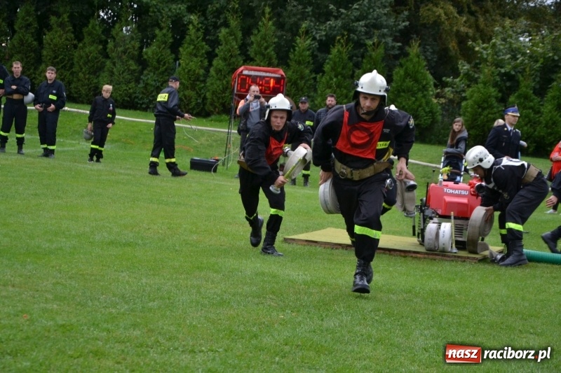 Zdjęcie w galerii na portalu naszraciborz.pl: OSP Owsiszcze z Pucharem Wójta. Gminne zawody sportowo-pożarnicze w Chałupkach  wiadomości z regionu
