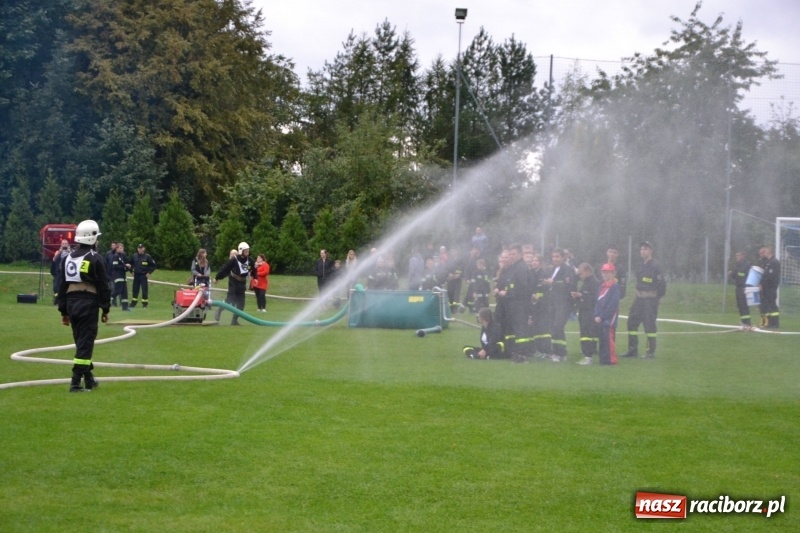 Zdjęcie w galerii na portalu naszraciborz.pl: OSP Owsiszcze z Pucharem Wójta. Gminne zawody sportowo-pożarnicze w Chałupkach  wiadomości z regionu