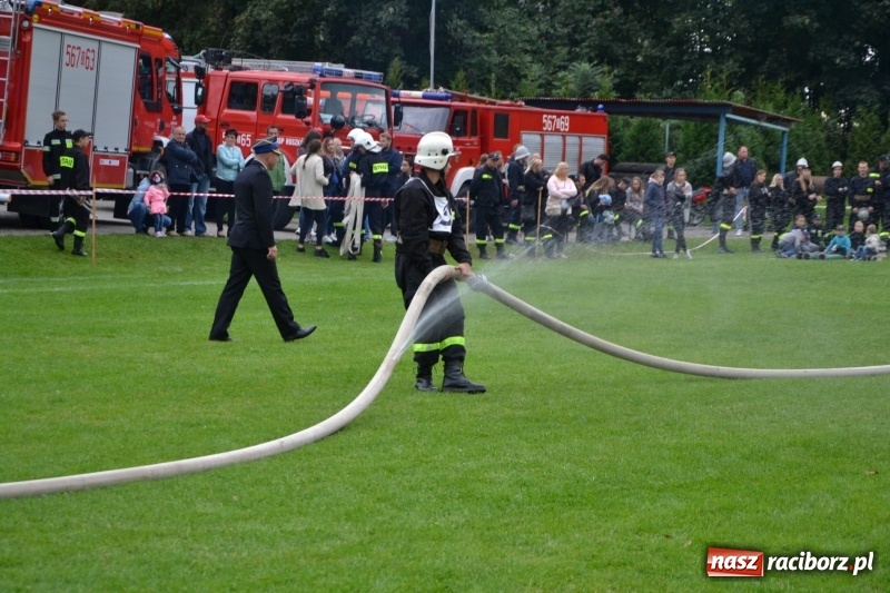 Zdjęcie w galerii na portalu naszraciborz.pl: OSP Owsiszcze z Pucharem Wójta. Gminne zawody sportowo-pożarnicze w Chałupkach  wiadomości z regionu