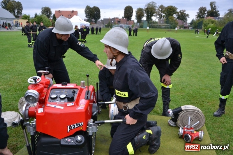 Zdjęcie w galerii na portalu naszraciborz.pl: OSP Owsiszcze z Pucharem Wójta. Gminne zawody sportowo-pożarnicze w Chałupkach  wiadomości z regionu