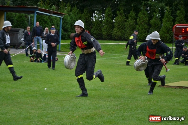 Zdjęcie w galerii na portalu naszraciborz.pl: OSP Owsiszcze z Pucharem Wójta. Gminne zawody sportowo-pożarnicze w Chałupkach  wiadomości z regionu