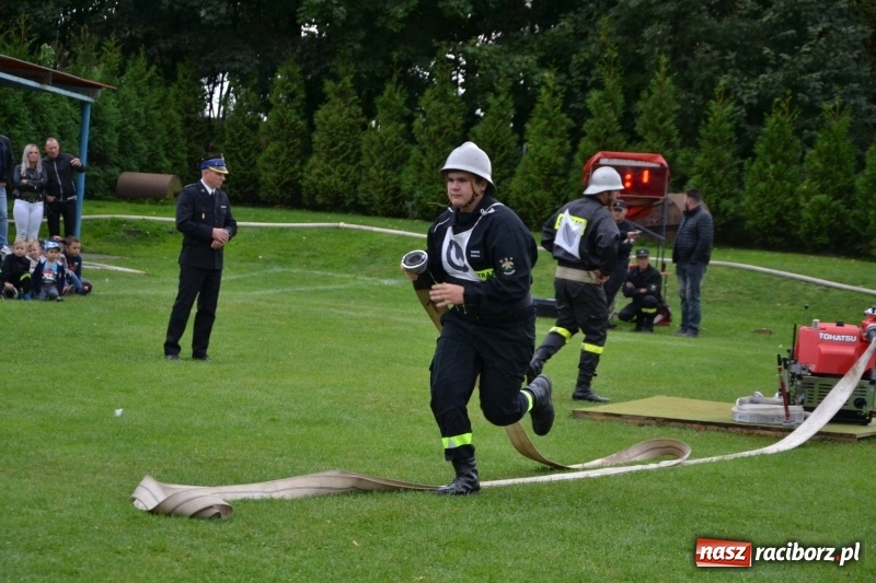 Zdjęcie w galerii na portalu naszraciborz.pl: OSP Owsiszcze z Pucharem Wójta. Gminne zawody sportowo-pożarnicze w Chałupkach  wiadomości z regionu