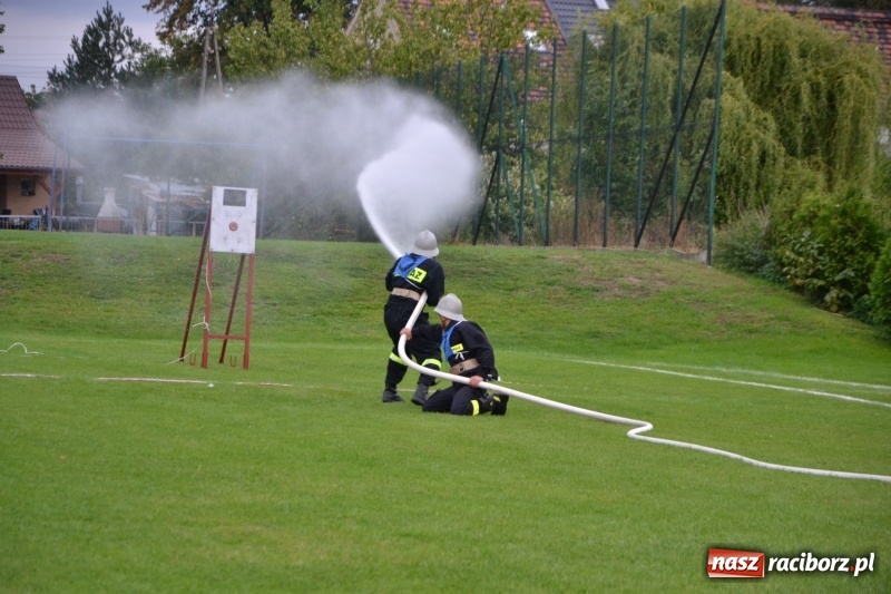 Zdjęcie w galerii na portalu naszraciborz.pl: OSP Owsiszcze z Pucharem Wójta. Gminne zawody sportowo-pożarnicze w Chałupkach  wiadomości z regionu