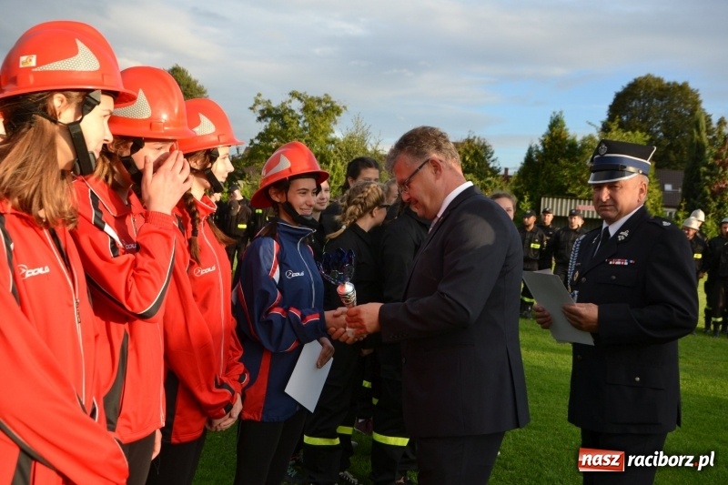 Zdjęcie w galerii na portalu naszraciborz.pl: OSP Owsiszcze z Pucharem Wójta. Gminne zawody sportowo-pożarnicze w Chałupkach  wiadomości z regionu