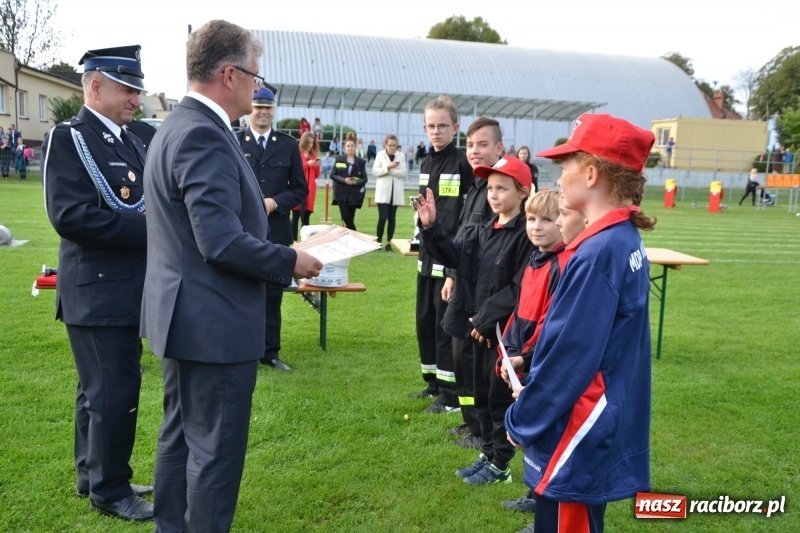 Zdjęcie w galerii na portalu naszraciborz.pl: OSP Owsiszcze z Pucharem Wójta. Gminne zawody sportowo-pożarnicze w Chałupkach  wiadomości z regionu