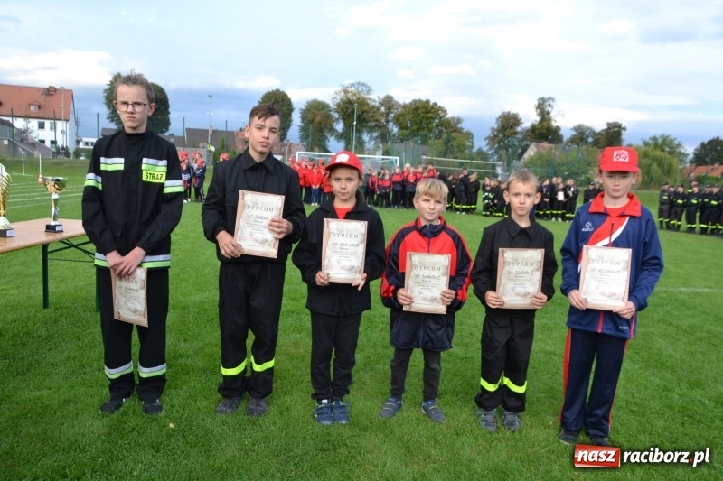 Zdjęcie w galerii na portalu naszraciborz.pl: OSP Owsiszcze z Pucharem Wójta. Gminne zawody sportowo-pożarnicze w Chałupkach  wiadomości z regionu