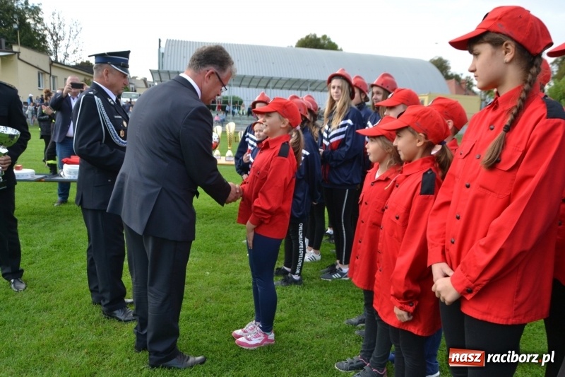Zdjęcie w galerii na portalu naszraciborz.pl: OSP Owsiszcze z Pucharem Wójta. Gminne zawody sportowo-pożarnicze w Chałupkach  wiadomości z regionu