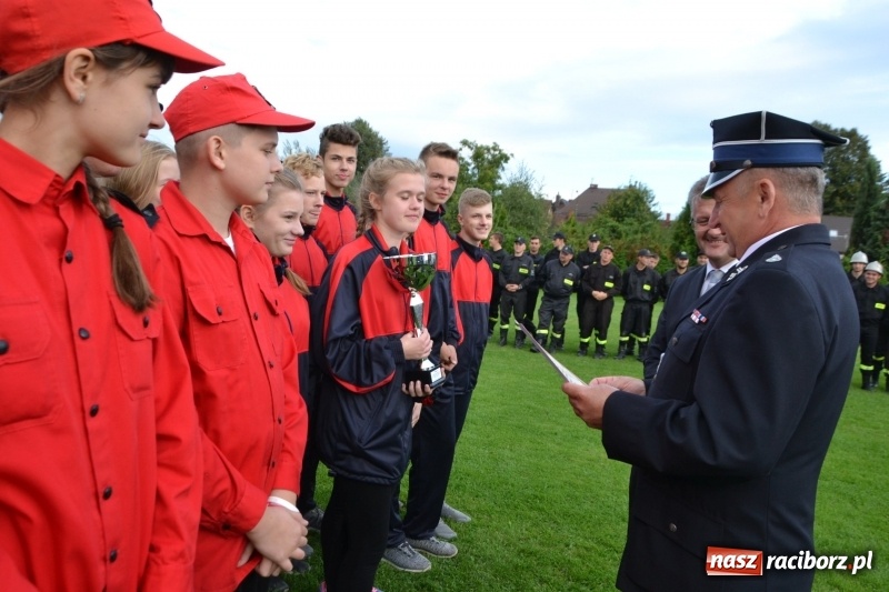 Zdjęcie w galerii na portalu naszraciborz.pl: OSP Owsiszcze z Pucharem Wójta. Gminne zawody sportowo-pożarnicze w Chałupkach  wiadomości z regionu