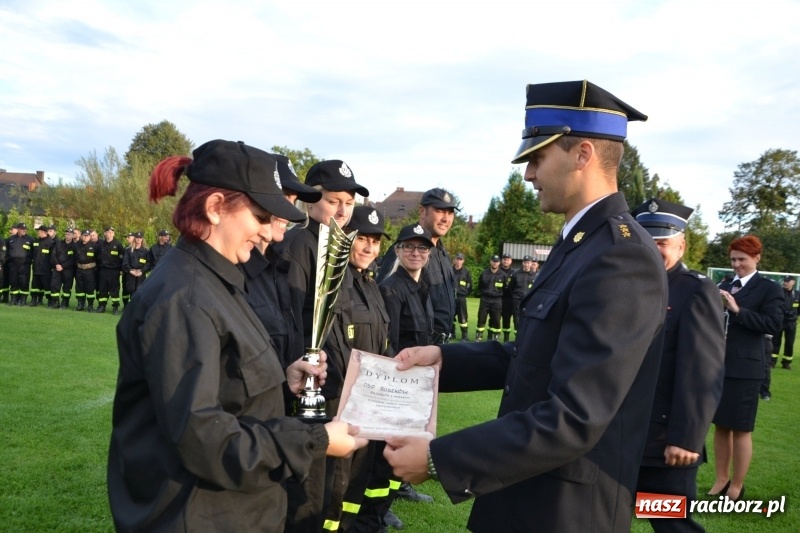 Zdjęcie w galerii na portalu naszraciborz.pl: OSP Owsiszcze z Pucharem Wójta. Gminne zawody sportowo-pożarnicze w Chałupkach  wiadomości z regionu