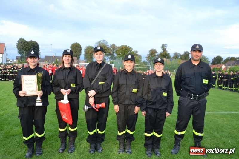 Zdjęcie w galerii na portalu naszraciborz.pl: OSP Owsiszcze z Pucharem Wójta. Gminne zawody sportowo-pożarnicze w Chałupkach  wiadomości z regionu
