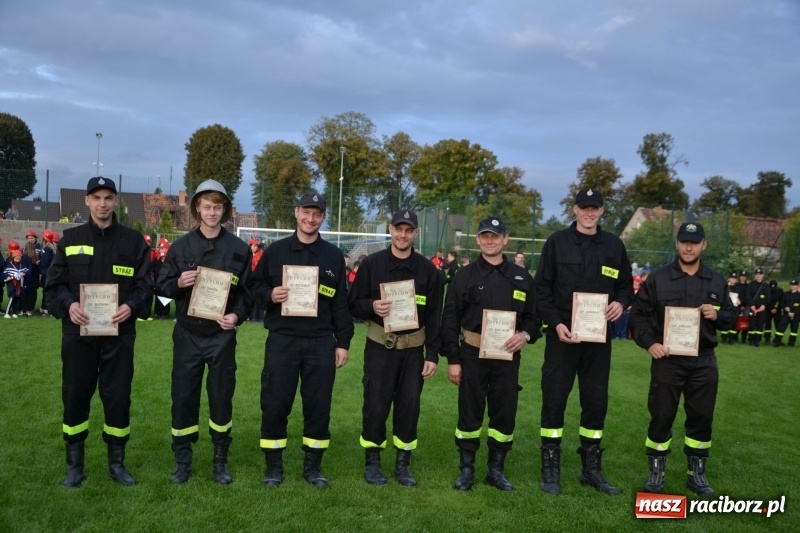 Zdjęcie w galerii na portalu naszraciborz.pl: OSP Owsiszcze z Pucharem Wójta. Gminne zawody sportowo-pożarnicze w Chałupkach  wiadomości z regionu