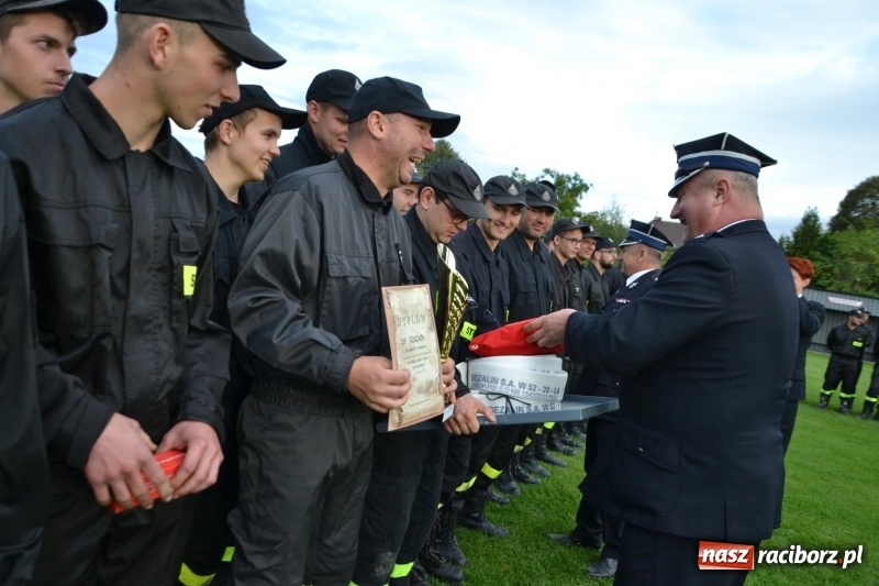 Zdjęcie w galerii na portalu naszraciborz.pl: OSP Owsiszcze z Pucharem Wójta. Gminne zawody sportowo-pożarnicze w Chałupkach  wiadomości z regionu