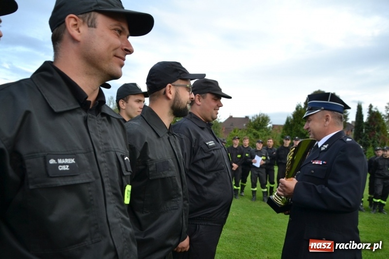 Zdjęcie w galerii na portalu naszraciborz.pl: OSP Owsiszcze z Pucharem Wójta. Gminne zawody sportowo-pożarnicze w Chałupkach  wiadomości z regionu