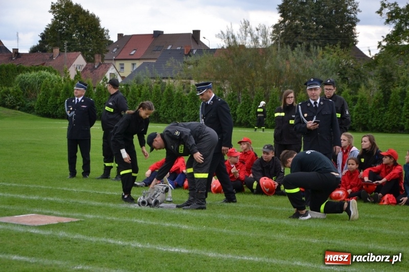 Zdjęcie w galerii na portalu naszraciborz.pl: OSP Owsiszcze z Pucharem Wójta. Gminne zawody sportowo-pożarnicze w Chałupkach  wiadomości z regionu