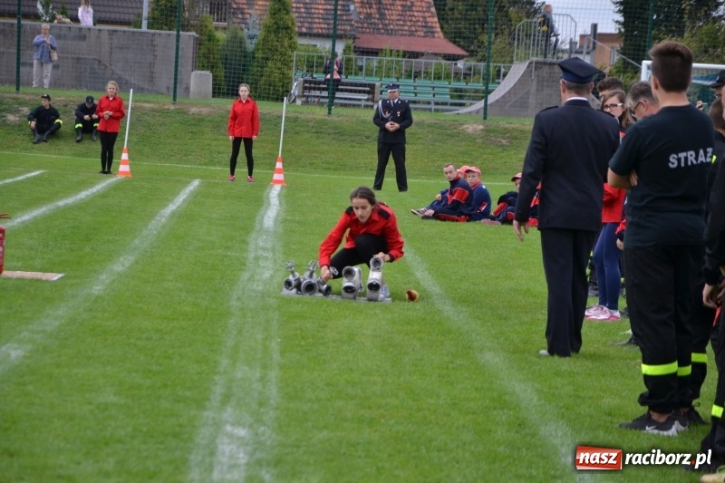 Zdjęcie w galerii na portalu naszraciborz.pl: OSP Owsiszcze z Pucharem Wójta. Gminne zawody sportowo-pożarnicze w Chałupkach  wiadomości z regionu