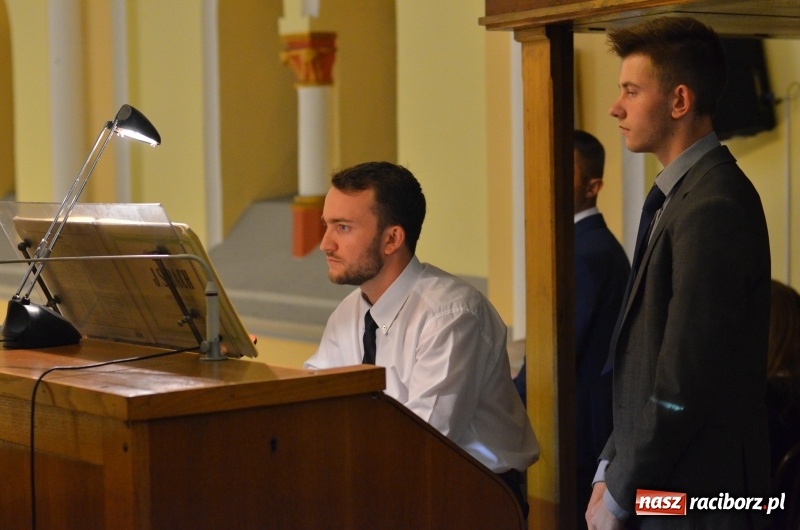 Zdjęcie w galerii na portalu naszraciborz.pl: Młodzi organiści zaprezentowali swoje umiejętności na Ostrogu  wiadomości z regionu