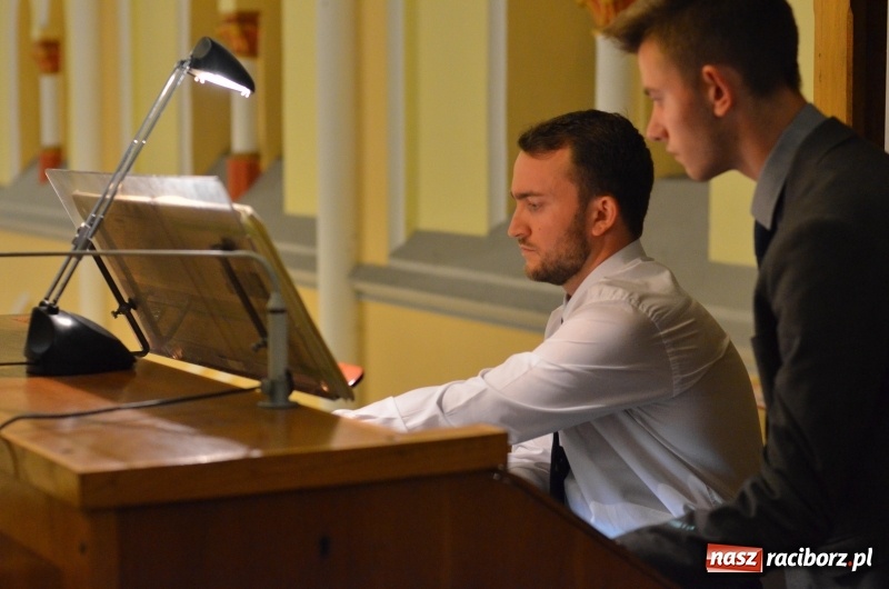 Zdjęcie w galerii na portalu naszraciborz.pl: Młodzi organiści zaprezentowali swoje umiejętności na Ostrogu  wiadomości z regionu