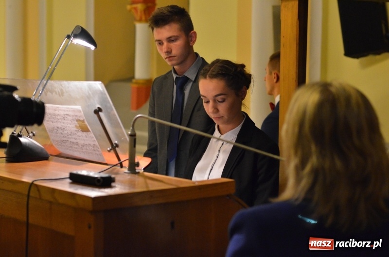 Zdjęcie w galerii na portalu naszraciborz.pl: Młodzi organiści zaprezentowali swoje umiejętności na Ostrogu  wiadomości z regionu
