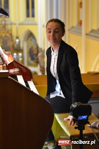 Zdjęcie w galerii na portalu naszraciborz.pl: Młodzi organiści zaprezentowali swoje umiejętności na Ostrogu  wiadomości z regionu