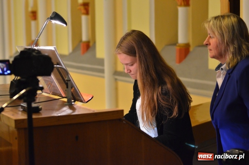 Zdjęcie w galerii na portalu naszraciborz.pl: Młodzi organiści zaprezentowali swoje umiejętności na Ostrogu  wiadomości z regionu