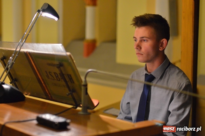 Zdjęcie w galerii na portalu naszraciborz.pl: Młodzi organiści zaprezentowali swoje umiejętności na Ostrogu  wiadomości z regionu